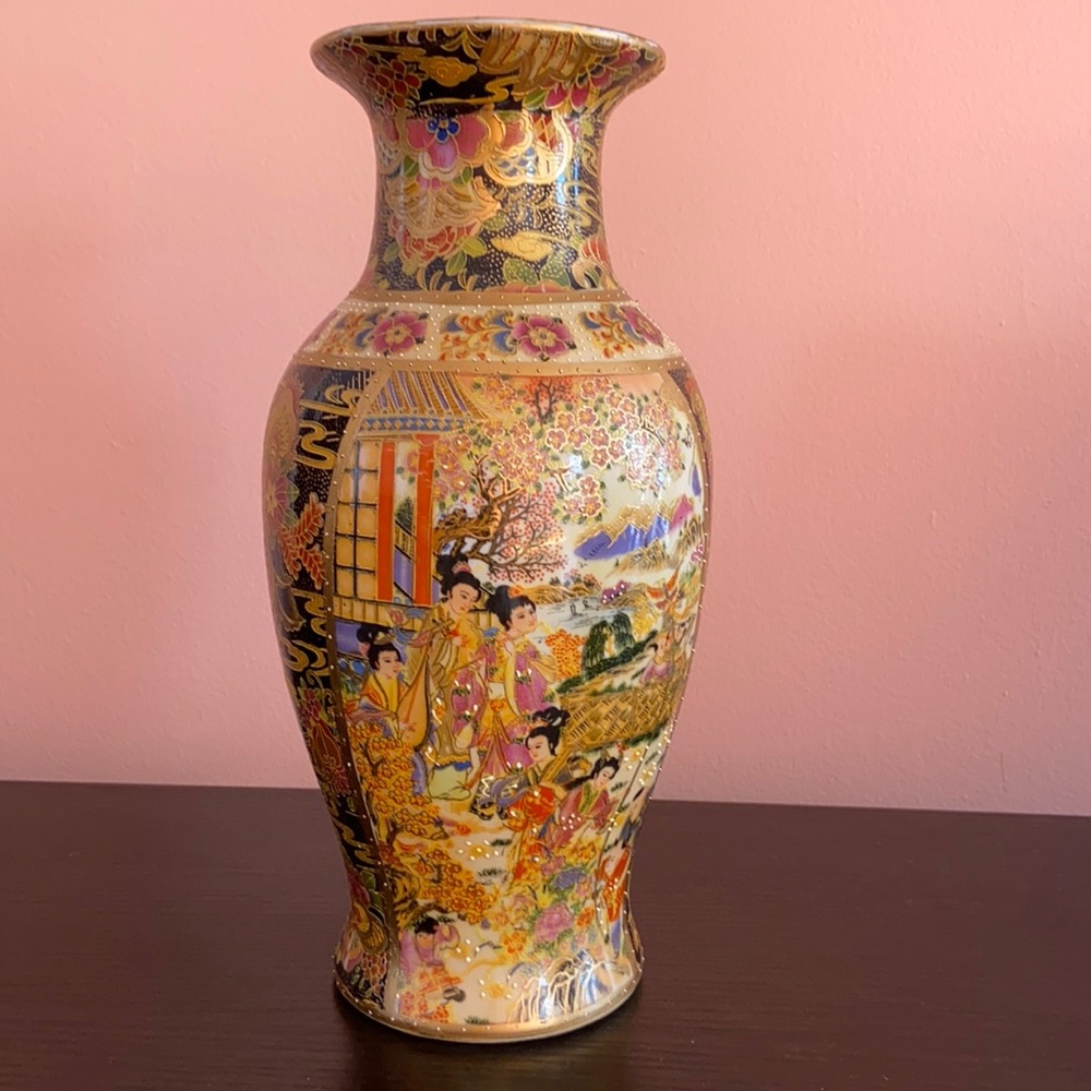 Vintage Royal Satsuma Japanese Gold Vase